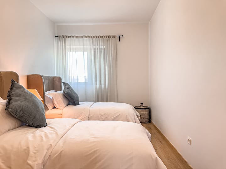 habitación doble con  2 camas individuales, ropa de cama de calidad
