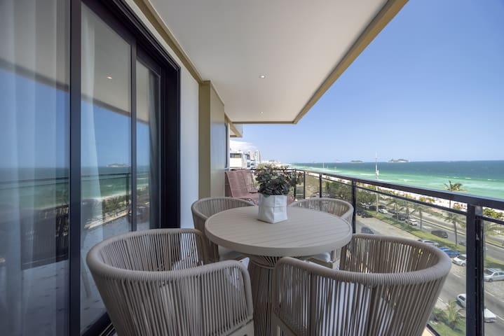 Apt luxo com vista mar deslumbrante no Barra Bella