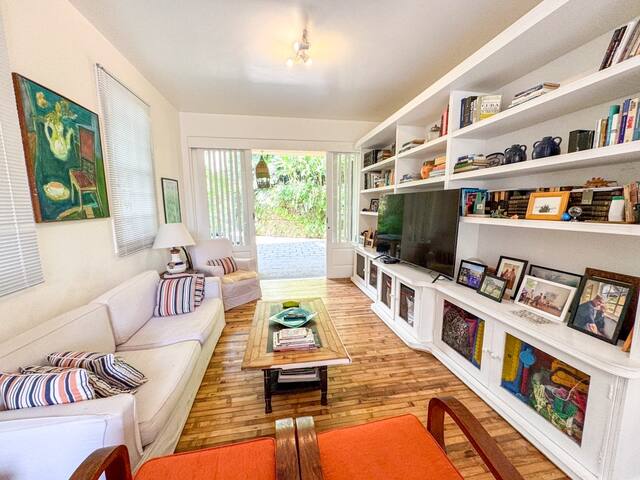 Casa ampla, charmosa e arejada no alto da Gavea gallery image 2