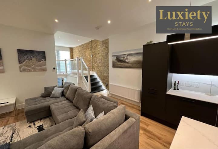 Gorgeous 2br Flat | Hamlet Court | Pier & Station - Southend-on-Sea