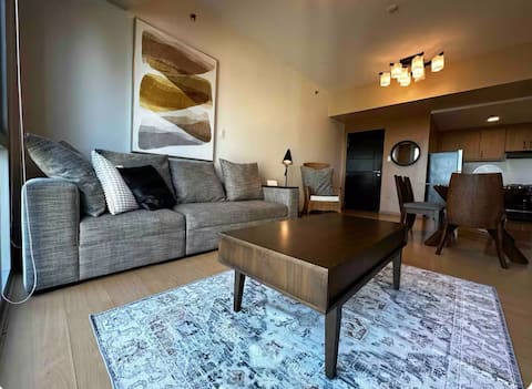 4BR Condo 20th Floor @ Avant at the Fort, BGC