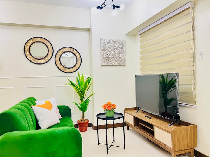 2br Suite @Prisma Near Bgc|stunning View|karaoke - Pasig
