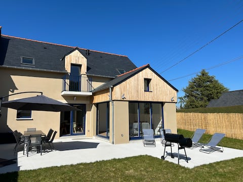 10 people La Rance-Dinard 2 steps from the beach