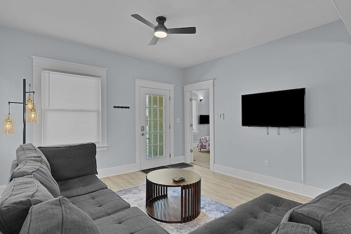 Extremely Convenient Nw Side Home! 3 Queen Beds - Grand Rapids, MI