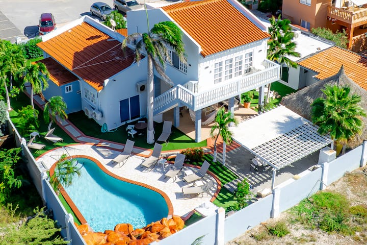 2br Tropical Getaway With Pool & Near Eagle Beach - 아루바