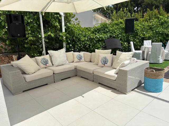 Ostuni Beachfront Villa & Pool gallery image 3