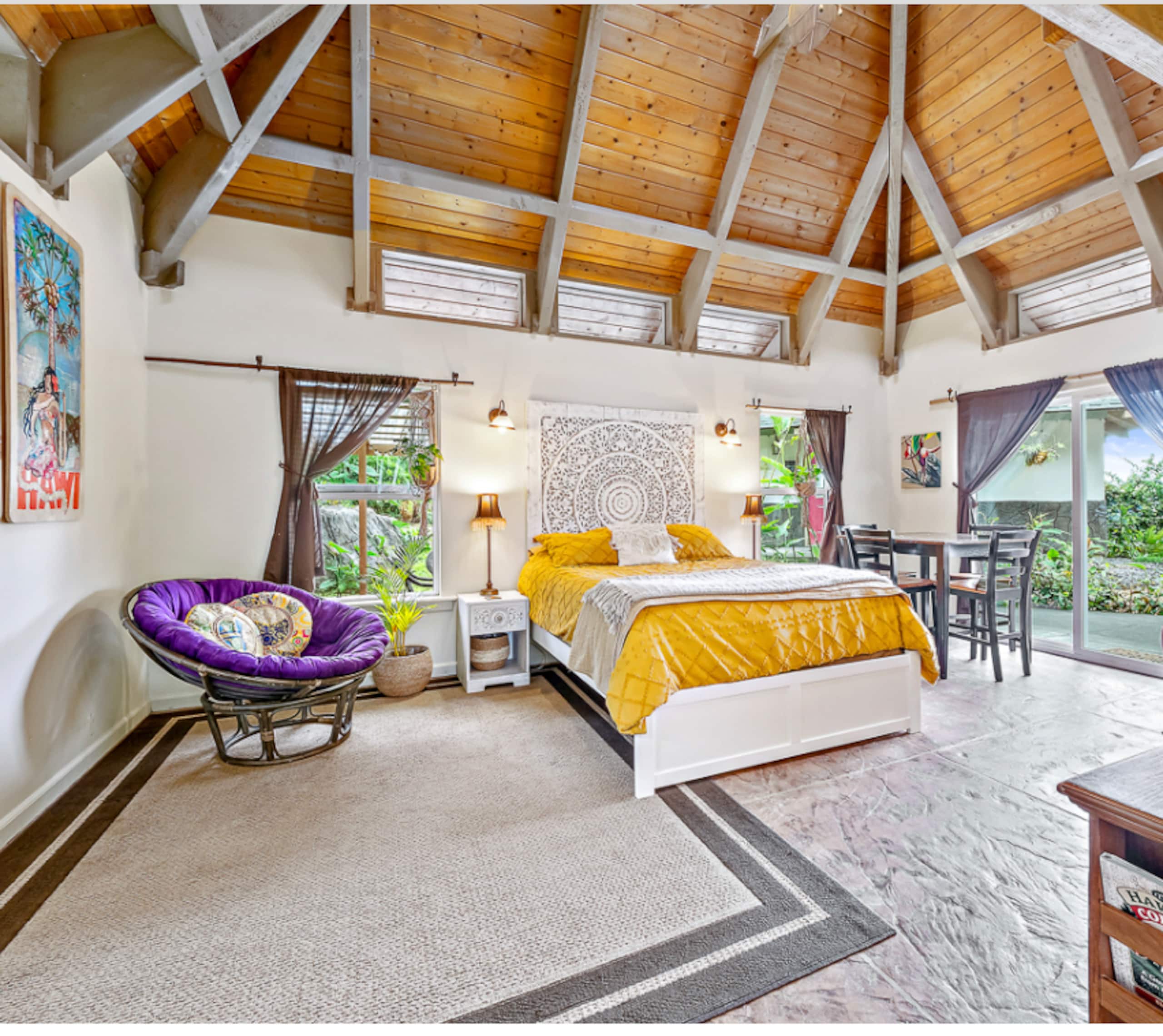 Artist’s Yellow Hut TA0387499520-01 - Main photo