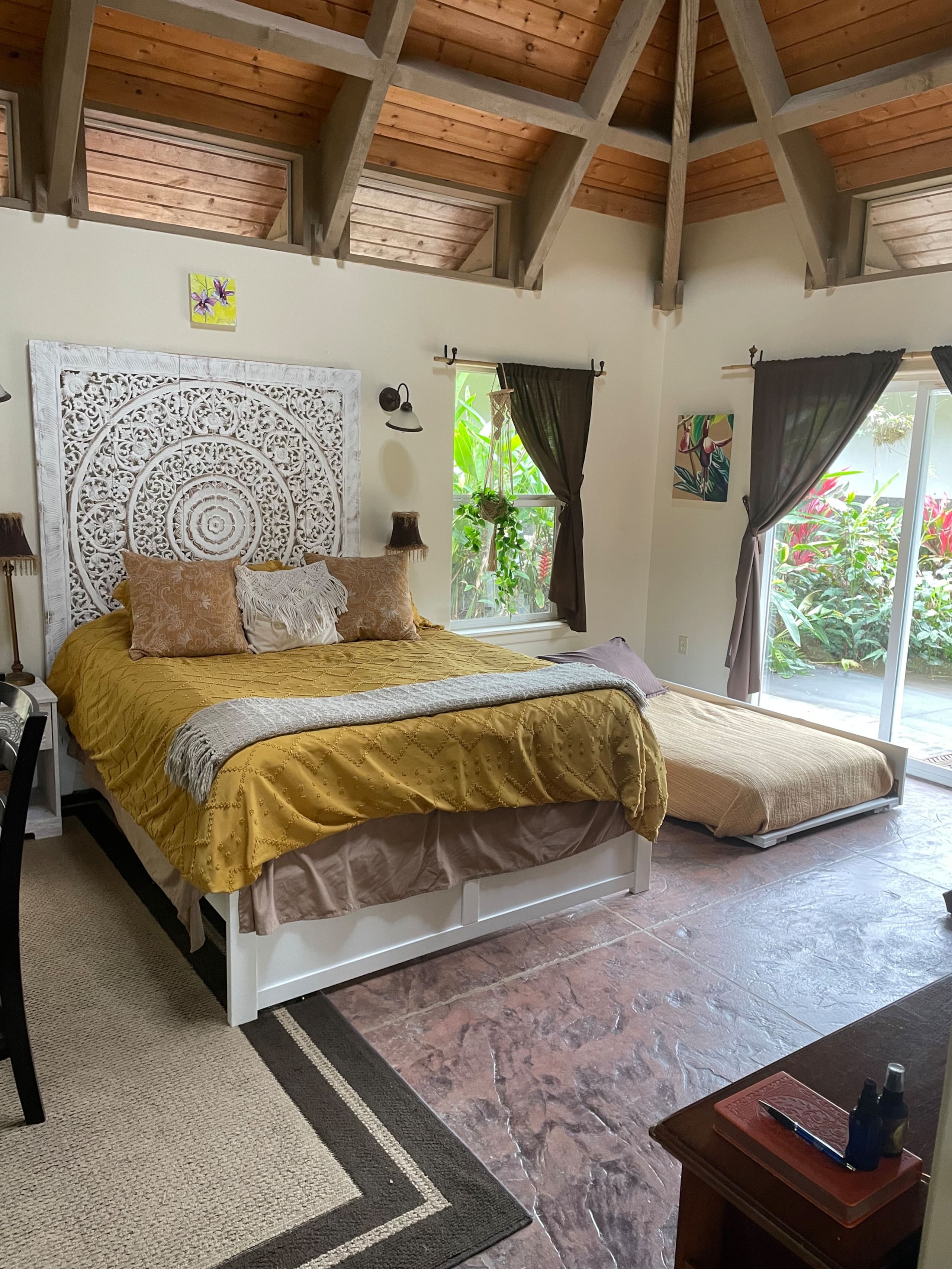Artist’s Yellow Hut TA0387499520-01 - Photo 7
