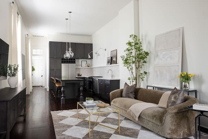 Southern Elegance & NOLA Charm