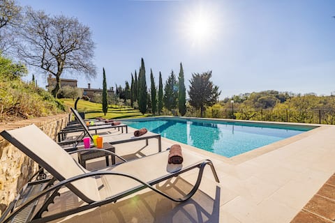 Villa Baiocco heated pool town is walking distance