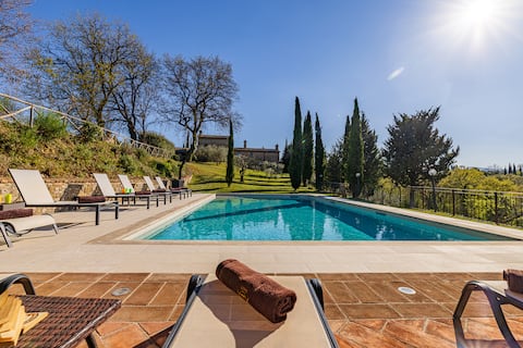 Villa Baiocco heated pool town is walking distance