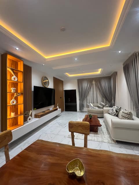 Luxury 3BR/3.5BA Villa in Gated Estate w/Fast WiFi
