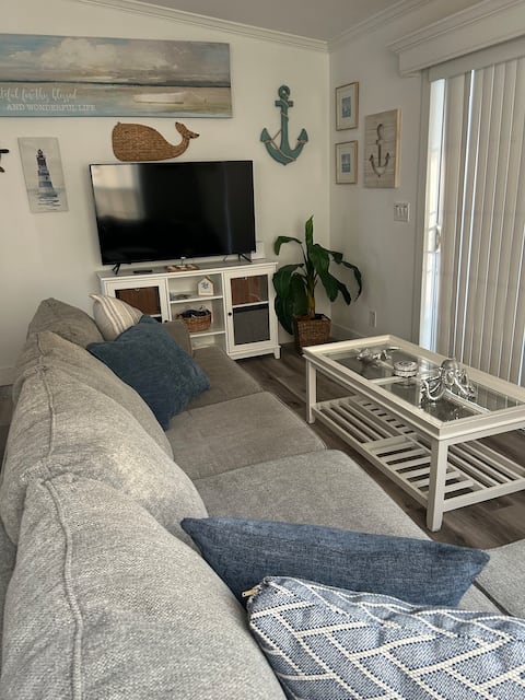 Successful Airbnb property: Ft Myers Beach Resort getaway in Iona