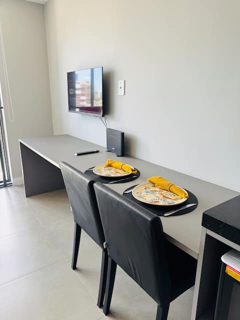 Top Airbnb: Rooftop - Pool - Studio POA -Moinhos - Night em Auxiliadora