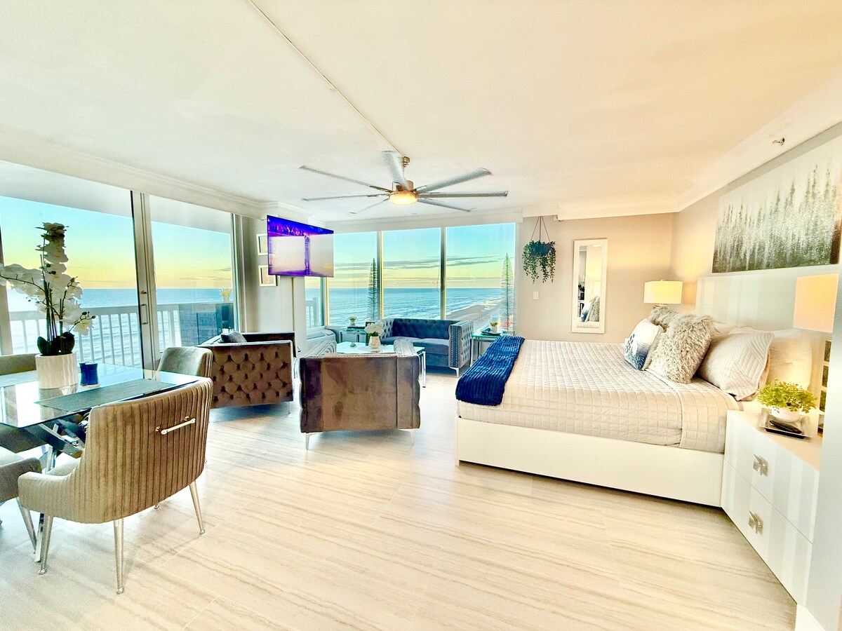 WOW Oceanfront Balcony Pool Gym