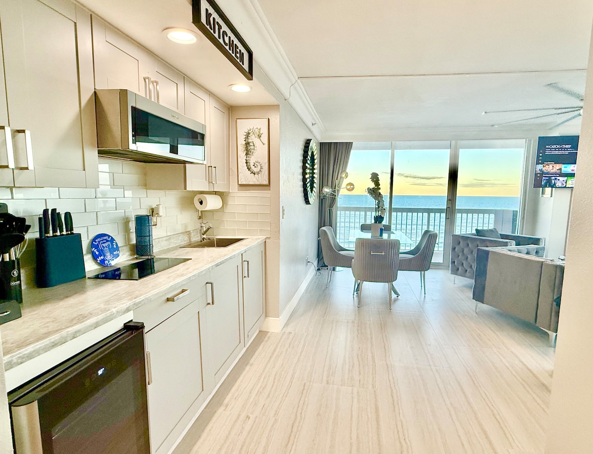 WOW Oceanfront Balcony Pool Gym