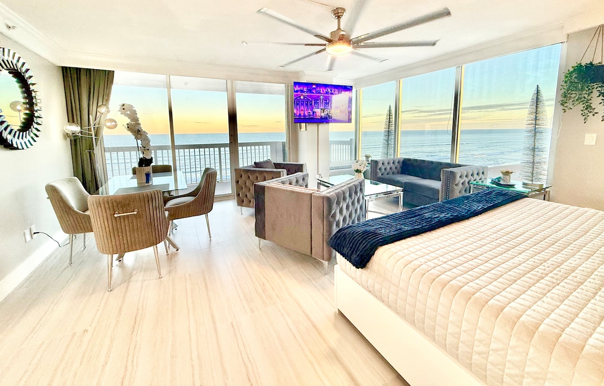 WOW Oceanfront Balcony Pool Gym