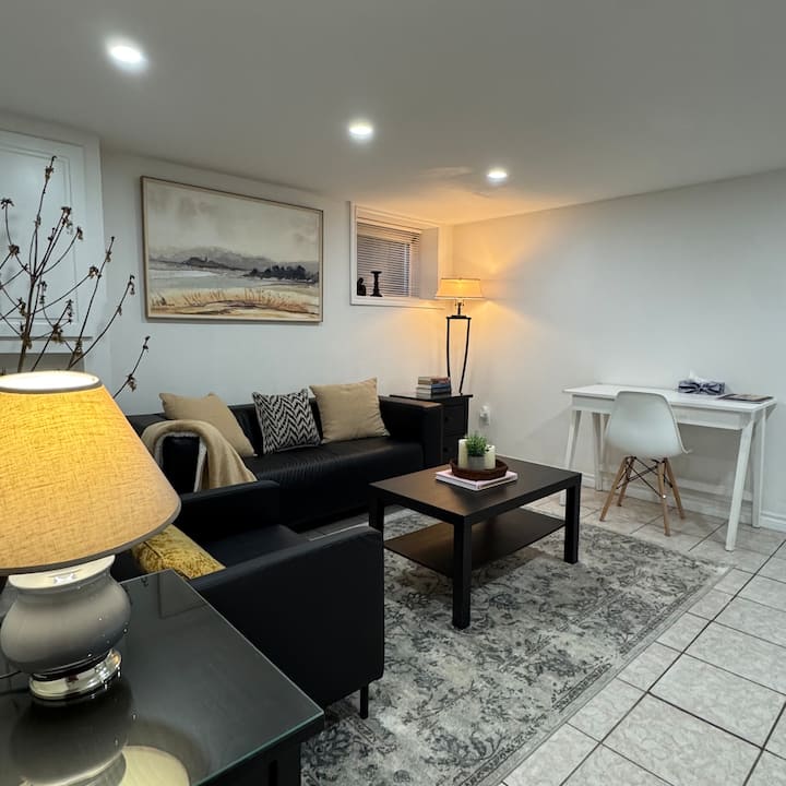 Modern Private 2-br Guest Suite L Free Parking - Guelph