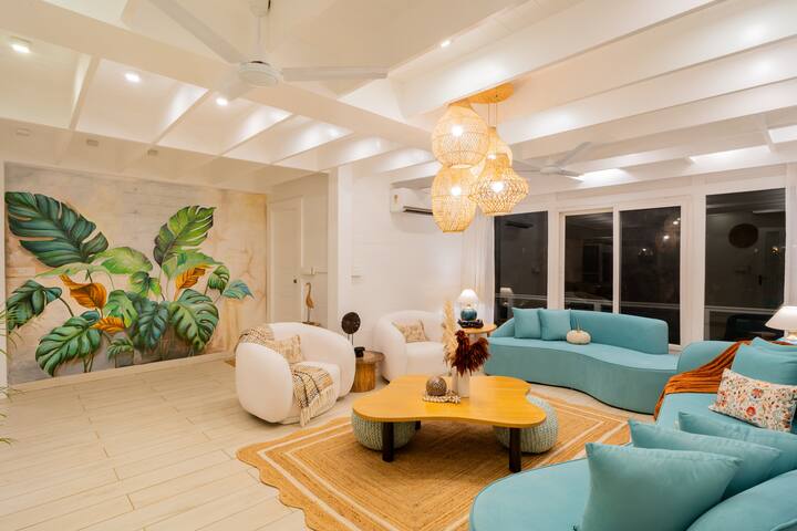 Living room image 10