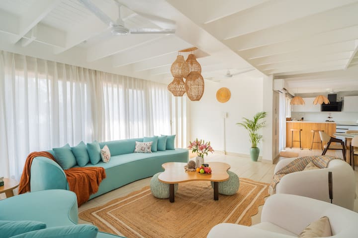 Living room image 8