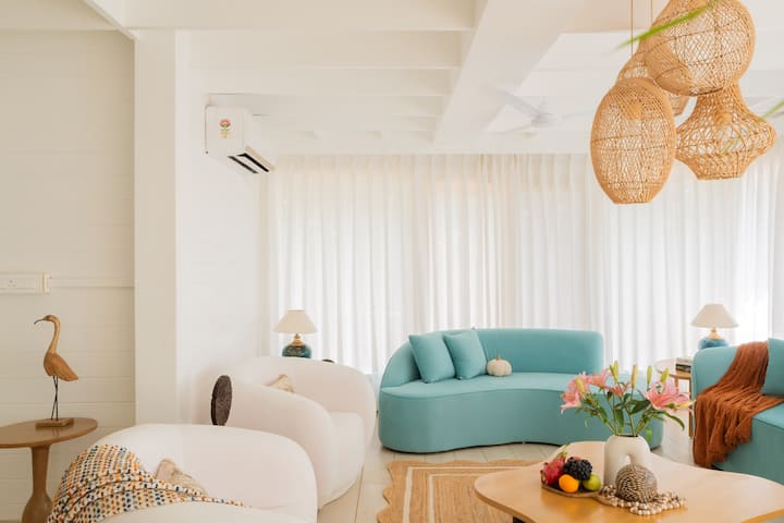 Living room image 3