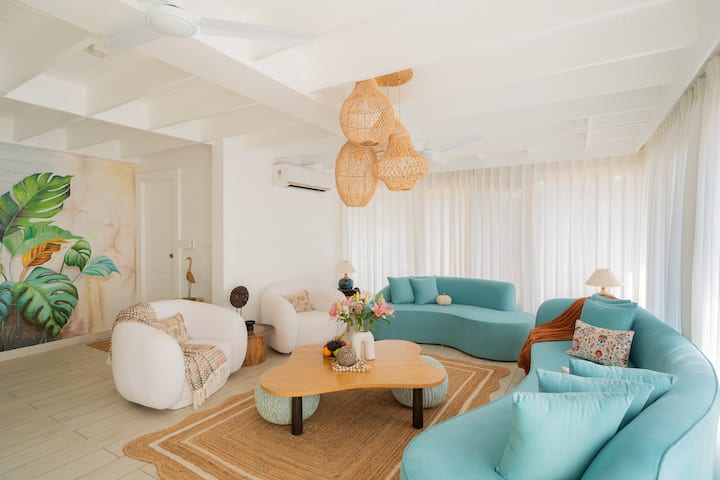 Living room image 11