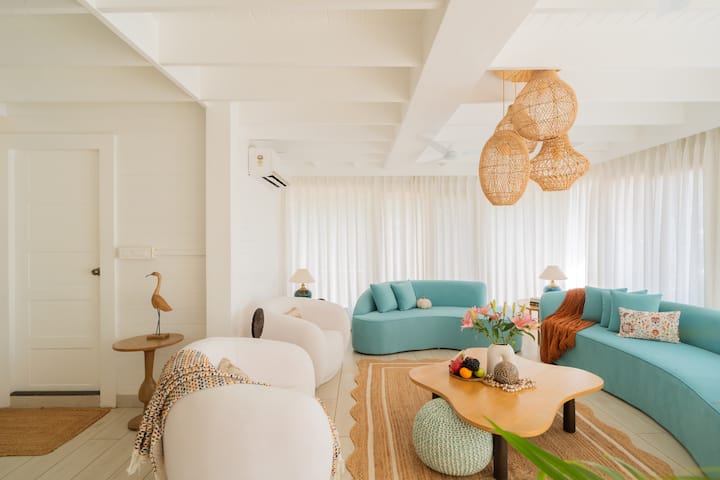 Living room image 12
