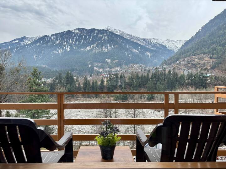 Himalayan Lotus Stay (109)  Mountain View Room - マナリ