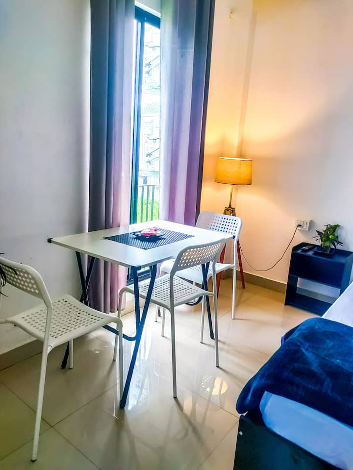 Saya’s Abode (Suites-2)(1bhk 2qnbed Ac & Kitchen) - Tezpur