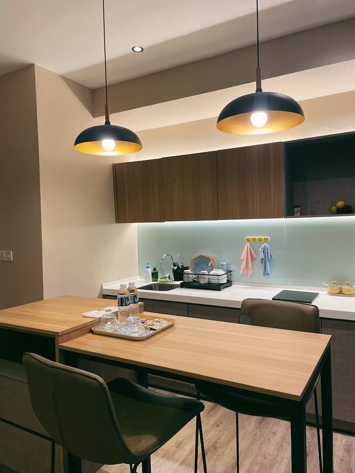 Thirteen Residence [Tr27] @ Sovo Aeropod [Netflix] - Tanjong Aru