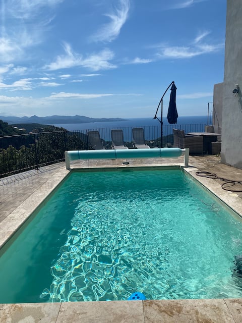 Villa with unique sea view