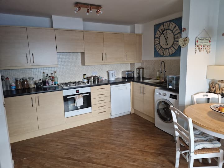 Purbeck Vu, 2 Bed Apt, Seaview, Balcony, Parking - Sandbanks