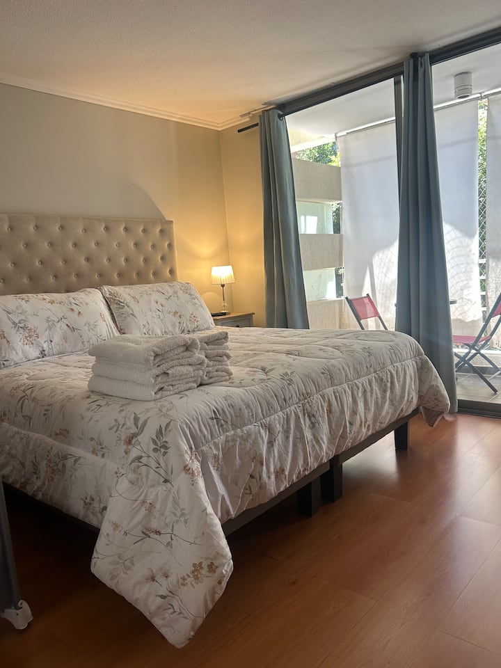 Голямо двойно легло със самостоятелна баня и тераса 