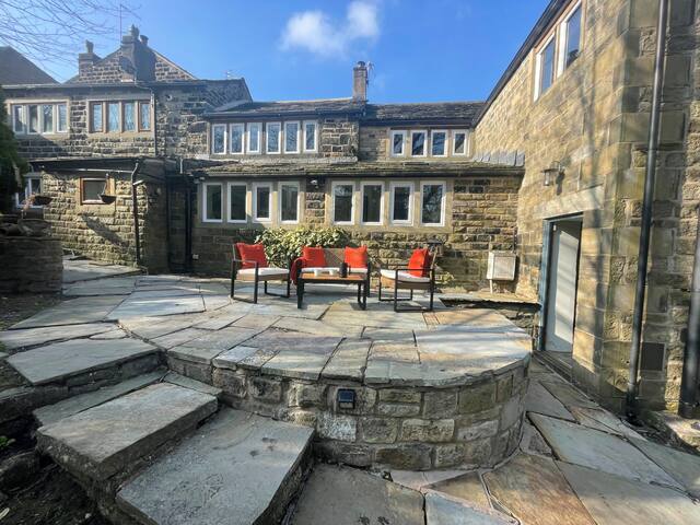 High Barn Cottage, Uppermill gallery image 5