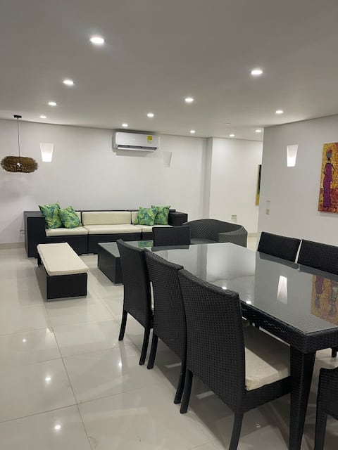 Perla del Mar Apartment (10 people