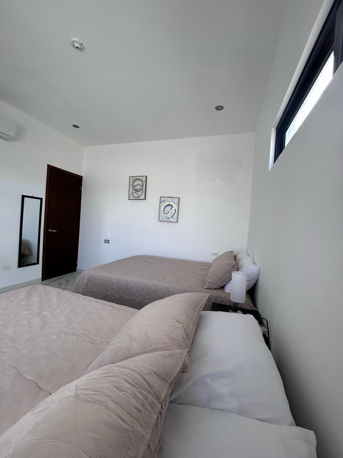 Საძინებელი 2
1 სრული საწოლი
1 საწოლი 152 × 203 სმ
1 სრული სააბაზანო
Მინი ‑ გაყოფილი კონდიციონერი/გათბობა
Აივანი ტეტაკავის ხედით