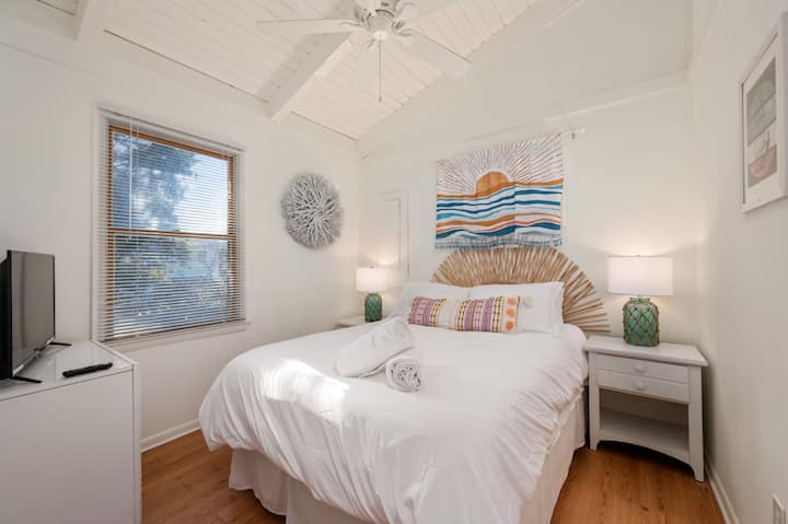Hygge By the Sea, Direct Beach Access -Avon, OBX, by Rather Be Properties