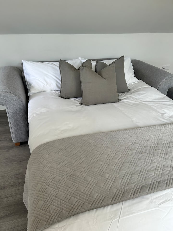 Dvojposteľová rozkladacia pohovka