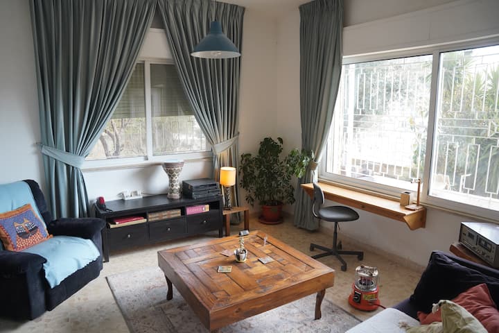 Cozy Stay In Jabal Alluwiebdeh + Cityview Garden - Amman