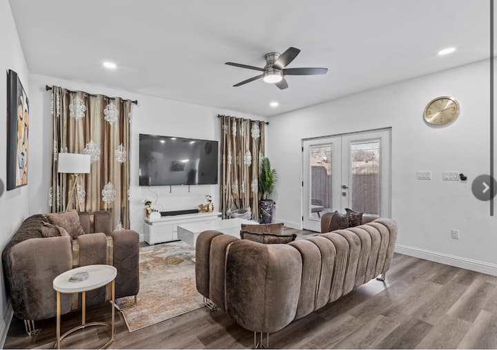 The Dallas Dwelling - Dallas, TX