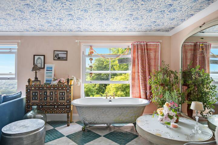 Spectacular & magical home – stunning location!