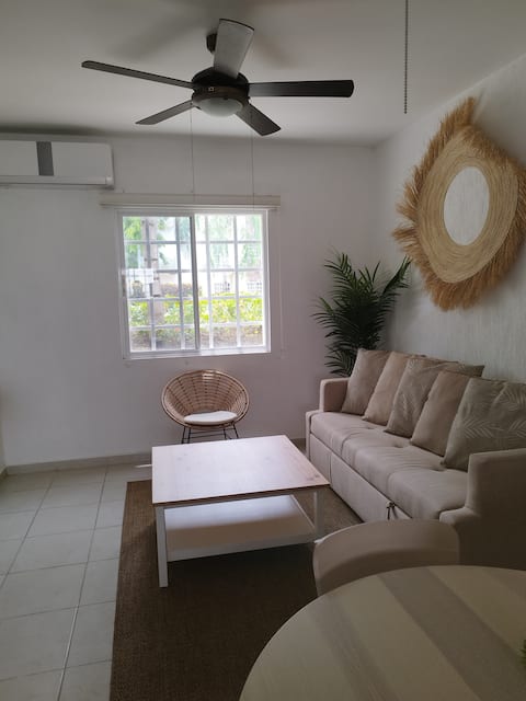 Top performing Airbnb: Exclusive apartment with pool in private residential development in Supermanzana 333
