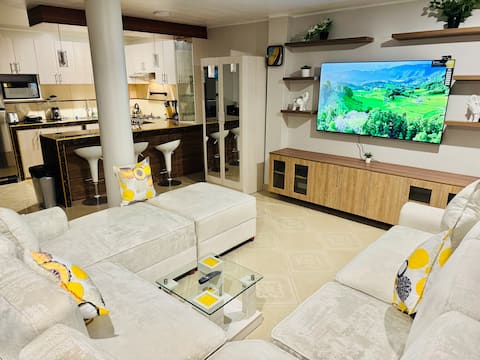 Bright, Elegant and Cozy Condo with Garage