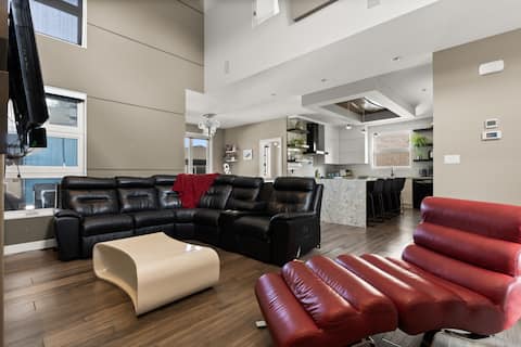 Popular Airbnb listing: Modern Family Retreat with 3 Season Sunroom in The Greens On Gardiner