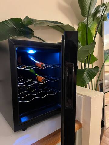 City Centre Green haven. 2 bed/2bth loft gallery image 4