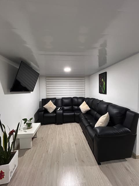 Top performing Airbnb: Comfortable and cozy apartment in Kennedy