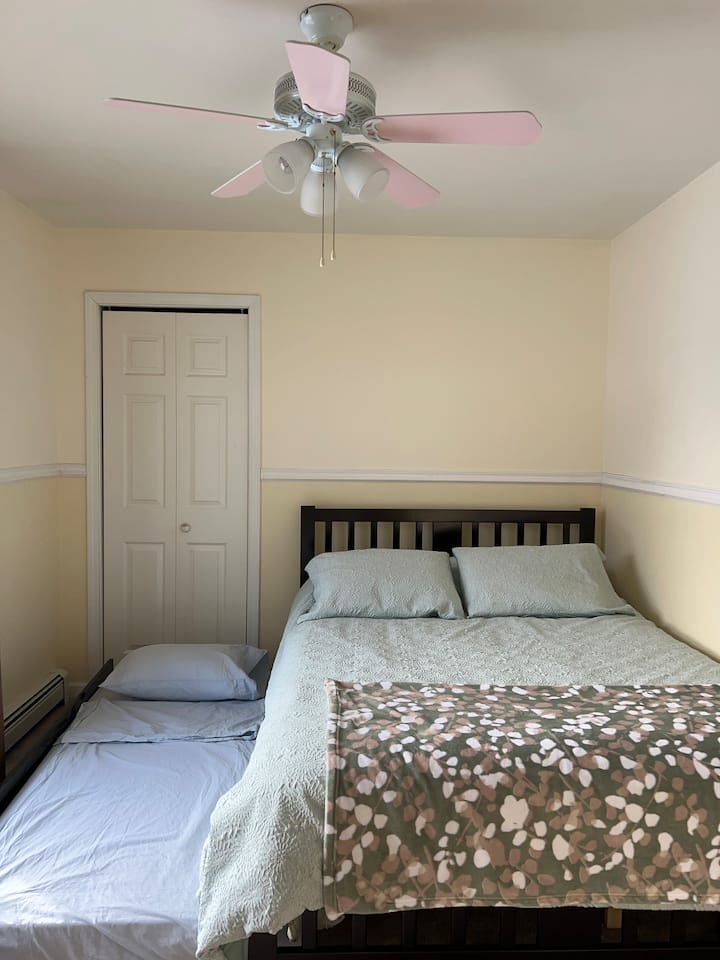 سرير كامل مع سرير مزدوج 