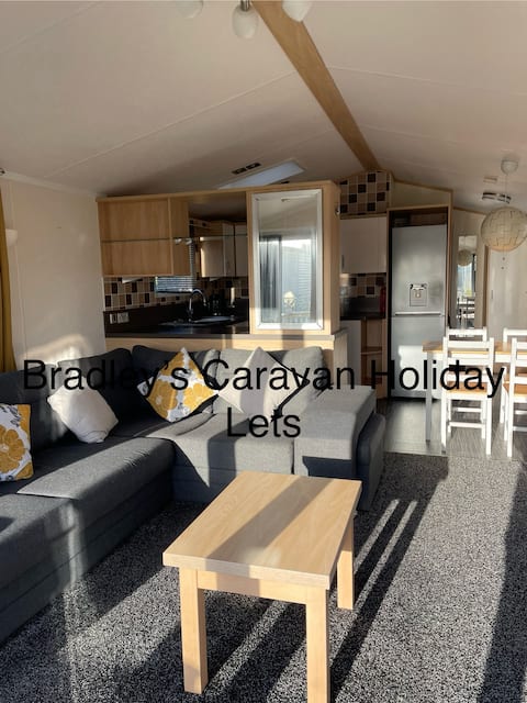 Top Airbnb: Modern Six berth Static Caravan on Maple Lake in Skegness