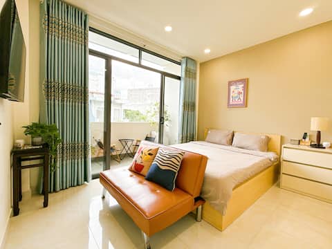 #203 Airy balcony room near airport | FREE laundry