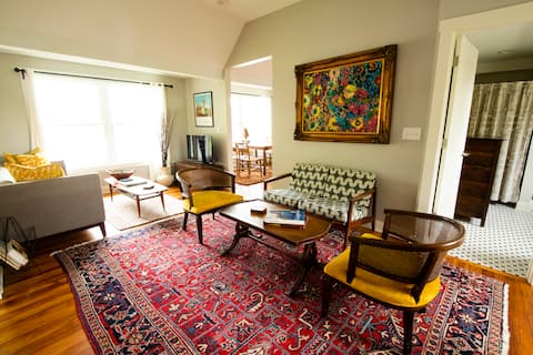 Popular Airbnb listing: Historic 5 Points King & Queen • Walk DT • Parking in Asheville